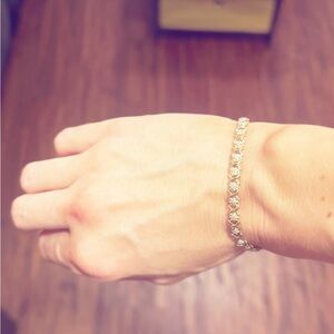 Vintage Gold Tennis Bracelet with Classic Design